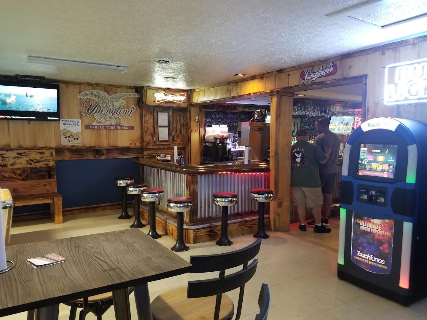 Mi Boyz Bar & Grill