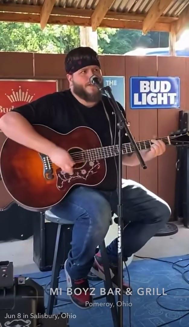 Mi Boyz Bar & Grill